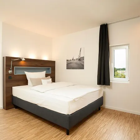 מלון Alte Werft 4*