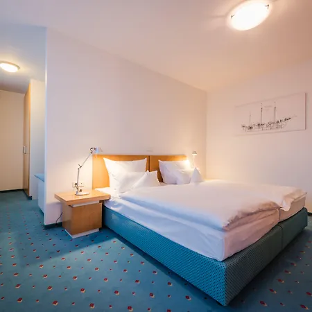 מלון Alte Werft 4*
