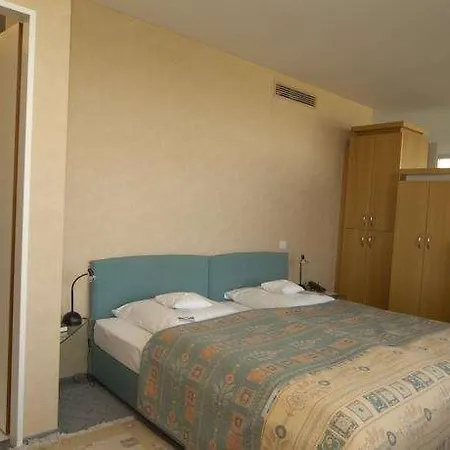 Hotel Alte Werft 4*